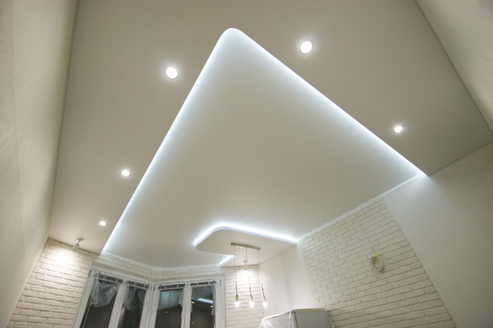 Заказать парящие натяжные потолки в г. Коноша